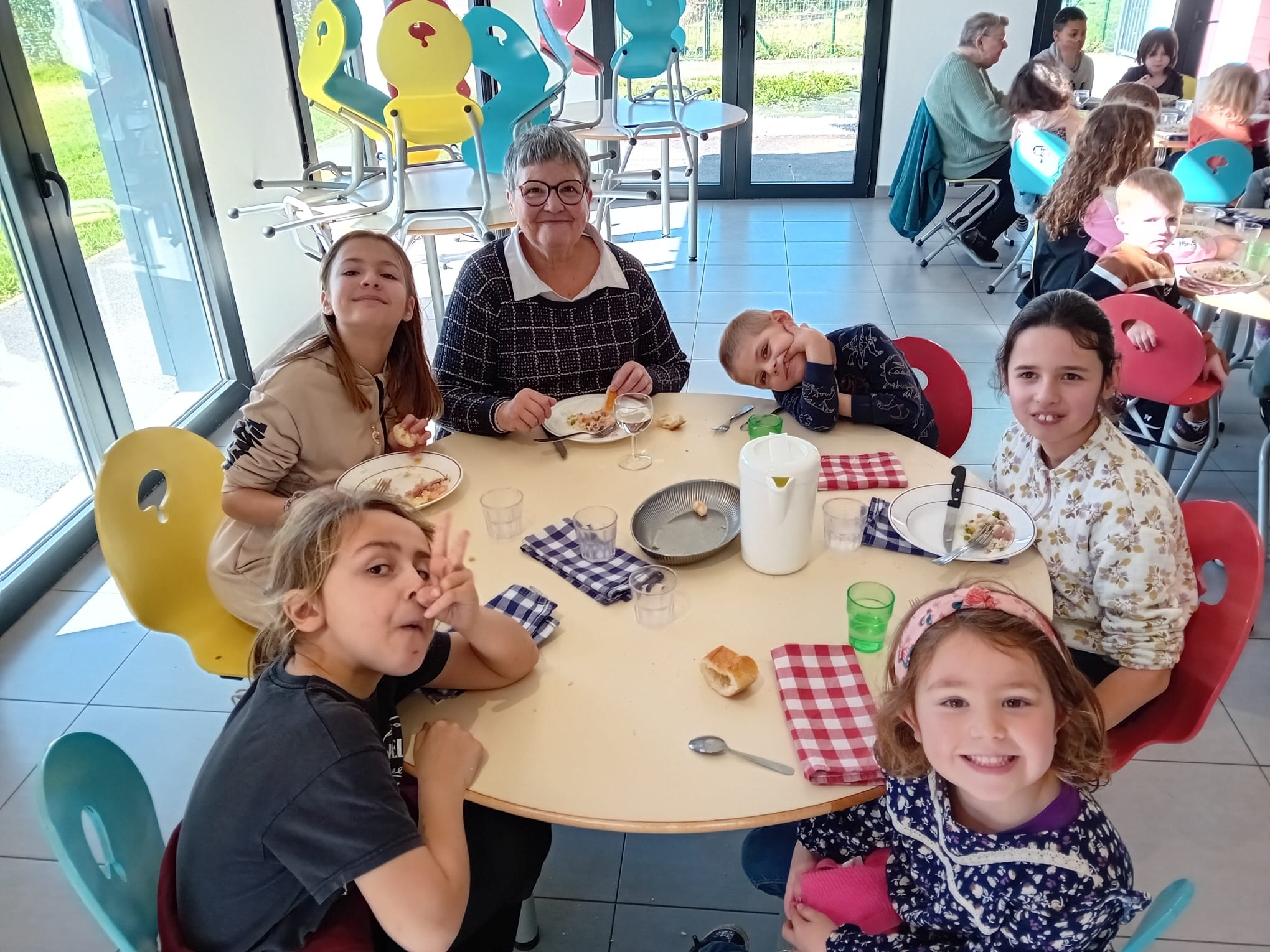 2026 03 03 repas intergenerationnel cantine de lanouee 5